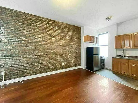 2nd image of 230 W 123rd St #4E