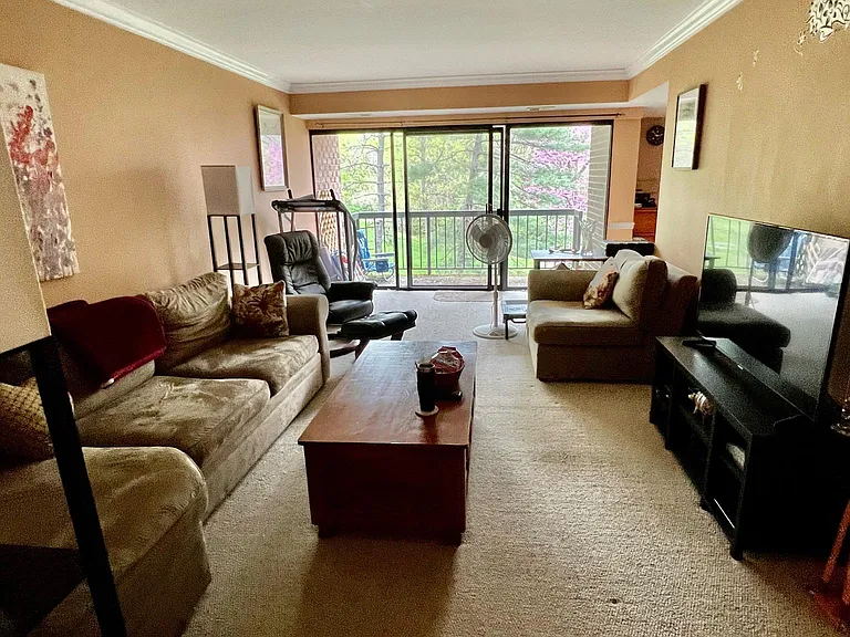 9800 Kingsbridge Dr #202 — Photo 6