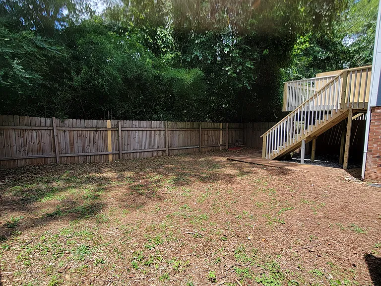102 Bramble Ct — Photo 11