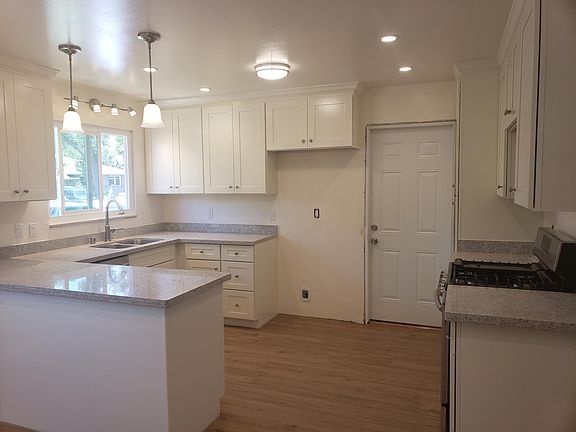 2nd image of 144 Potomac Dr