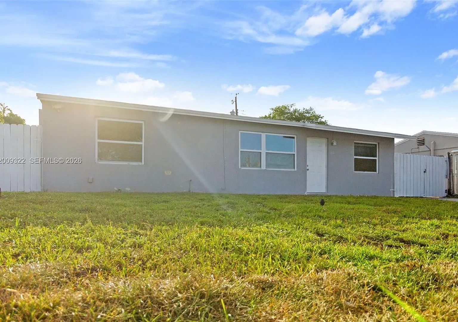 1481 Sw 49th Ave #0 Fort Lauderdale, Fl 33317 — Photo 1
