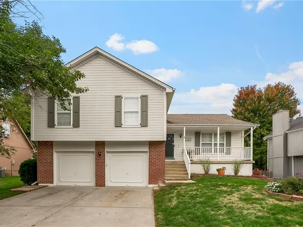 616 SE Battery Dr, Lees Summit, MO 64063