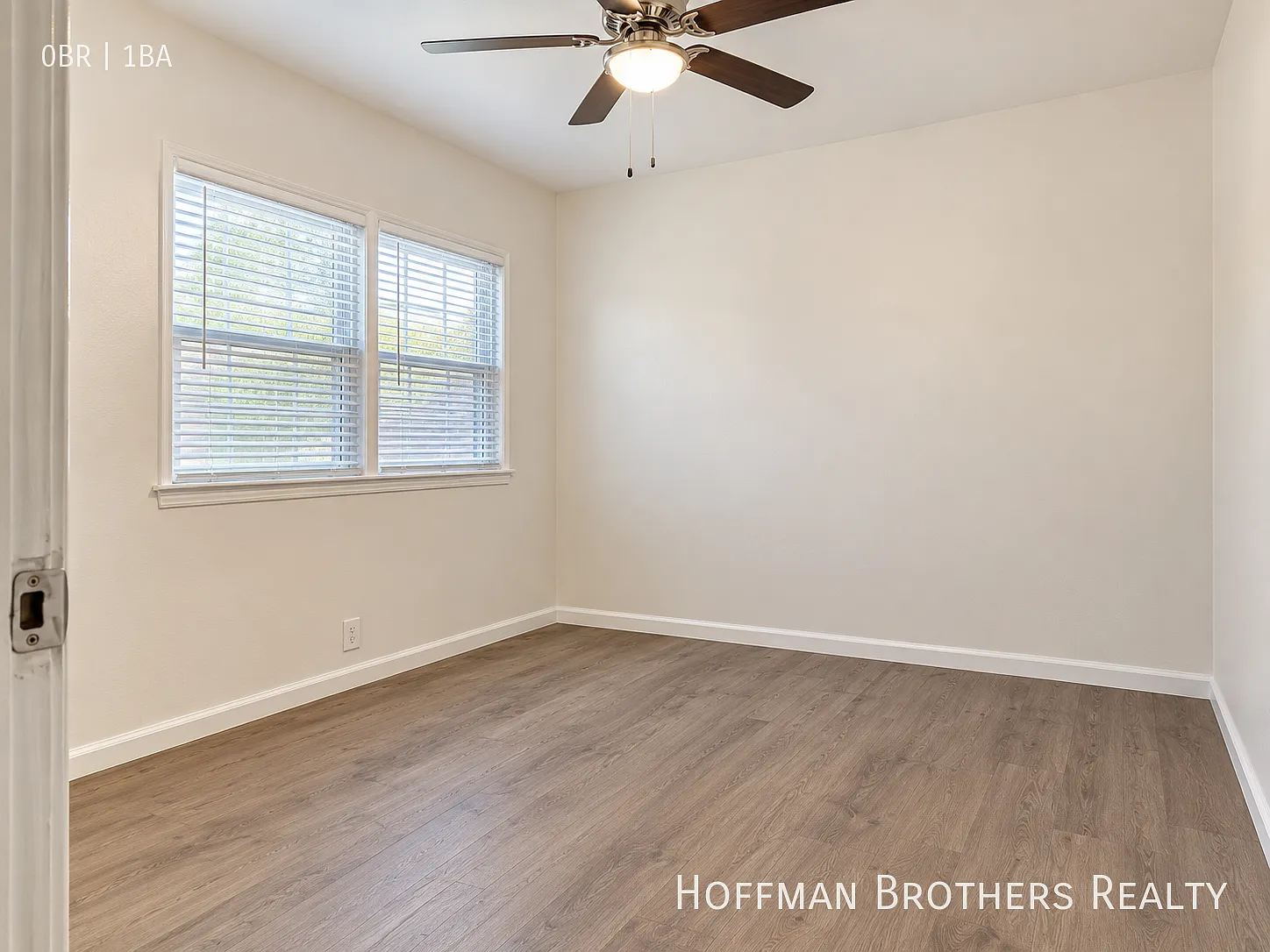 Central LA Studio with Convenient Access to Dining, Shops & Transit — Photo 4