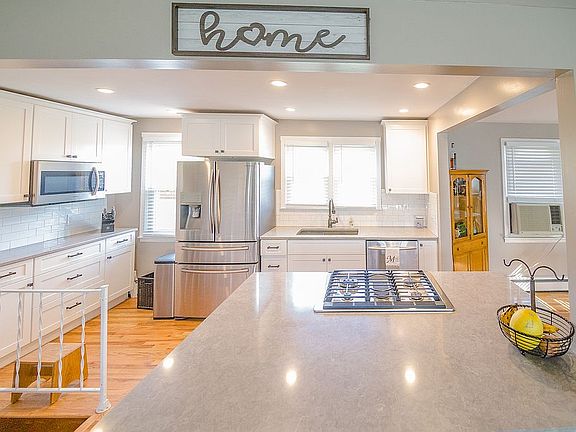 4th image of 6999 Backus Dr