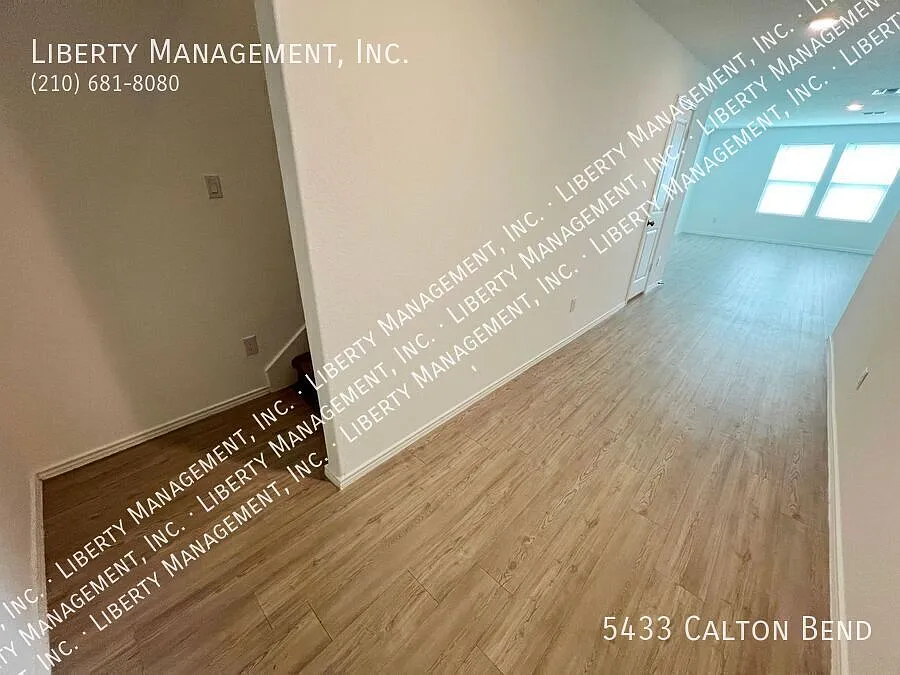 4 Bed 2.5 Bath 1943 sq ft Home — Photo 2