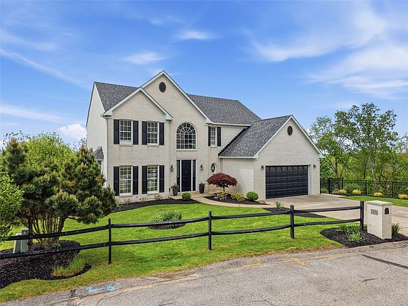 4th image of 1476 Grandview Way