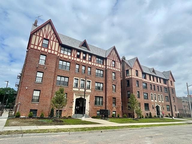 1st image of 107 N Walnut St #503