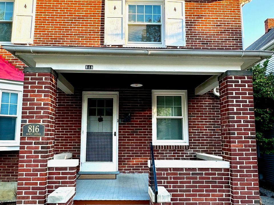 Front of house (816 Dewey Ave)