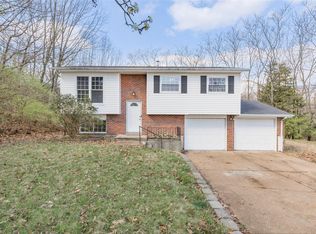 5015 Country Ridge Dr, Imperial, MO 63052