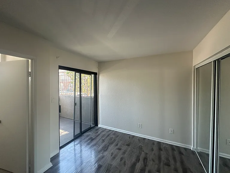 413 W Glenoaks Blvd #8 — Photo 10