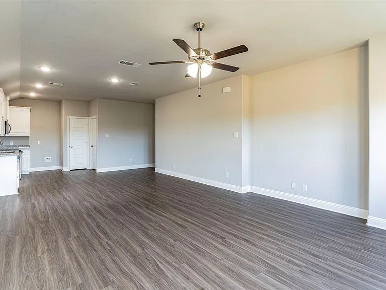6412 Rienzi Dr — Photo 2