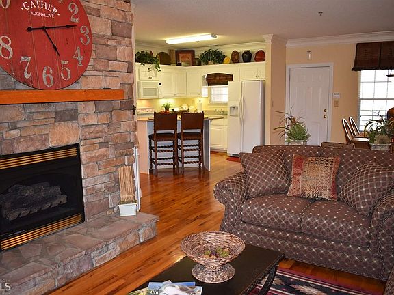 5th image of 92 Gleneagle Ct Unit 302B
