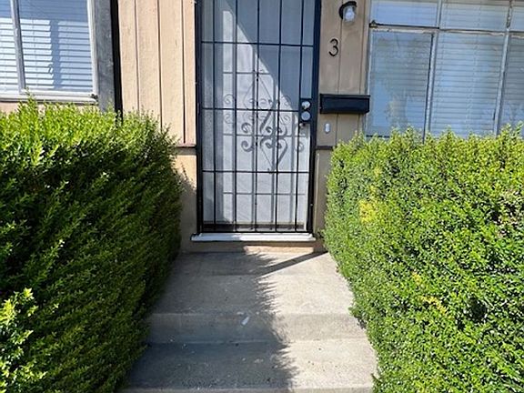 2nd image of 10643 Crenshaw Blvd APT 3