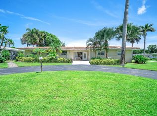215 Entrada Dr, Hollywood, FL 33021