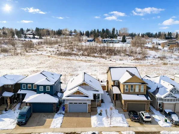 60 N Crestbrook Vw SW, Calgary, AB T3B 6G7