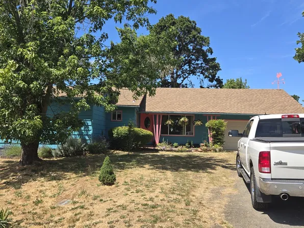 120 SW Brantley Dr, Winston, OR 97496