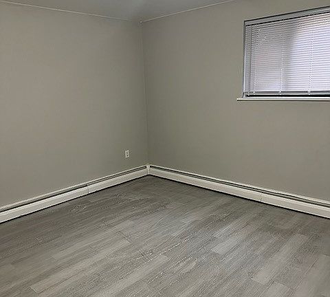 2nd image of 19 W Allens Ln APT 5