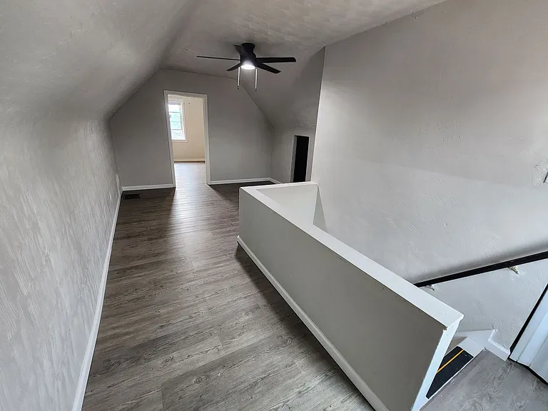 824 Oak St — Photo 17