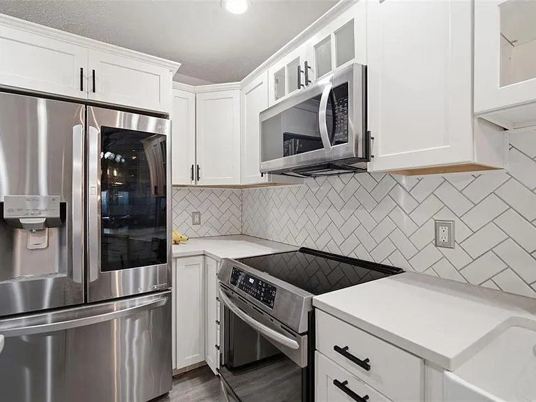 7403 Providence Rd — Photo 42