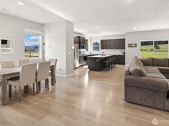 Great room.>