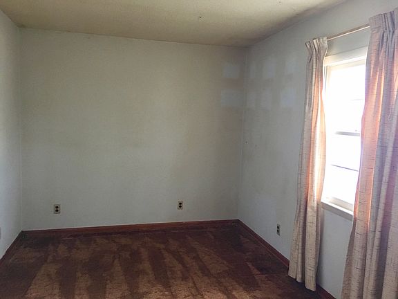 5th image of 3707 Belvoir Dr SW