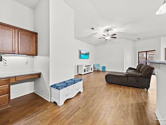 4th image of 8501 Island Dr