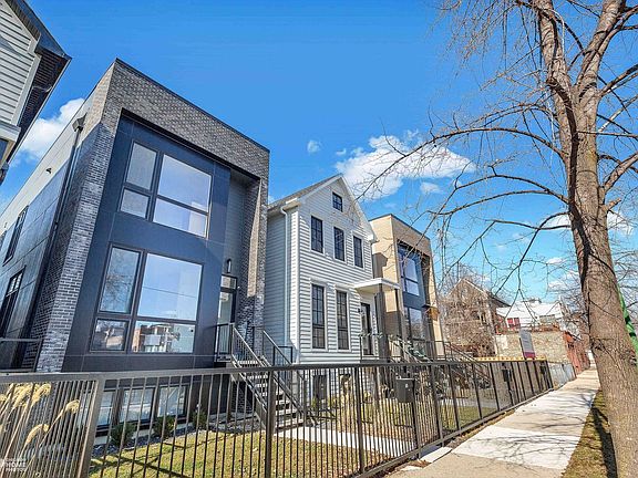 3rd image of 2040 N Wolcott Ave