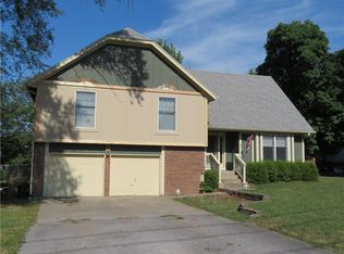 704 Poplar Rdg, Paola, KS 66071