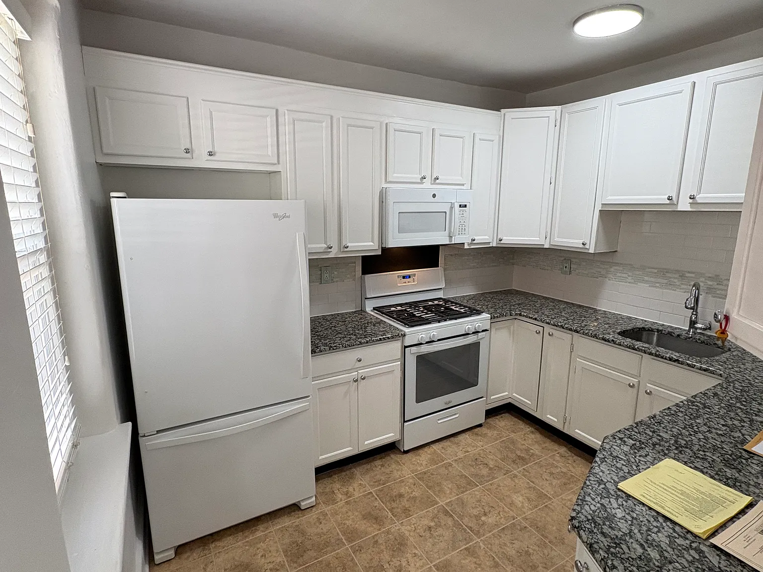 3 bed, 1.5 bath, $2,500 — Photo 3
