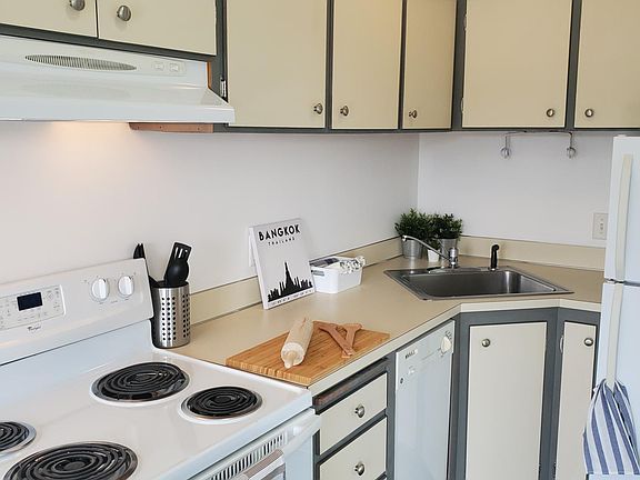 5th image of 2515 14th Ave W APT 34