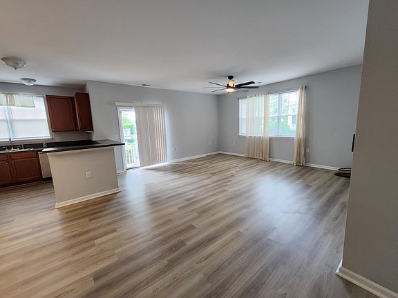 3rd image of 920 Southmoor Dr