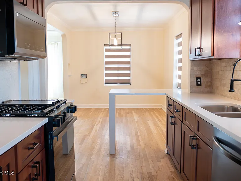 1211 Mesita Dr — Photo 37