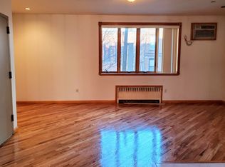 256 S 1st St #2, Brooklyn, NY 11211