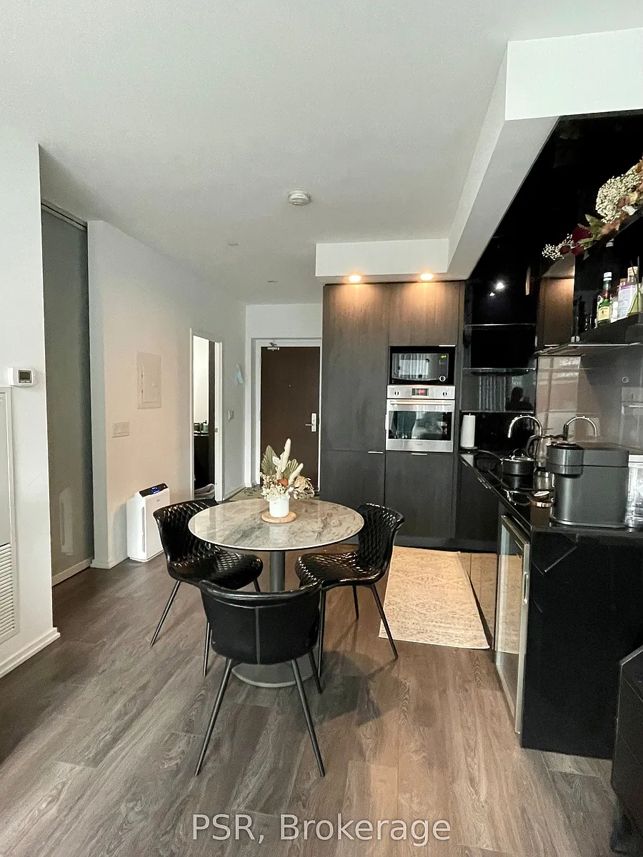 Photo 1 of 15 - 70 Temperance St #2707 - Toronto, ON Primary Photo - 70 Temperance St #2707