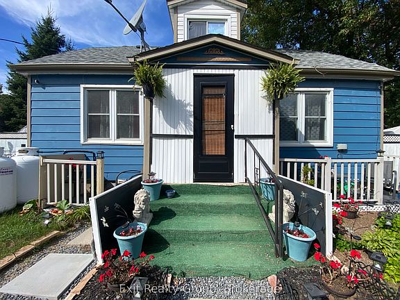 3rd image of 33 Glastonbury Rd