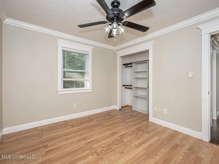 20608 Scarborough Rd — Photo 31