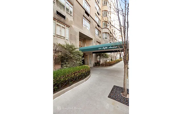 Sold by Douglas Elliman | media 27