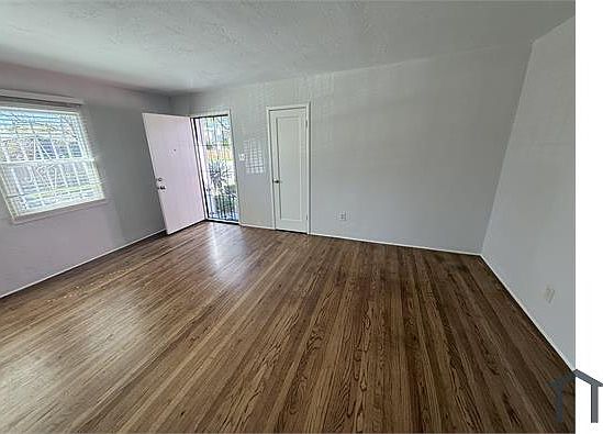 5th image of 3029 Mabel St