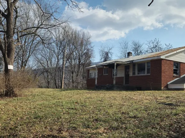 149 Sassy Ln, Front Royal, VA 22630
