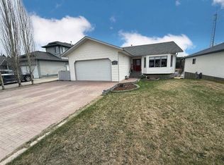 428 N Collinge Rd, Hinton, AB T7V1L1