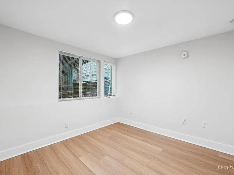138 Clinton Park #C — Photo 8