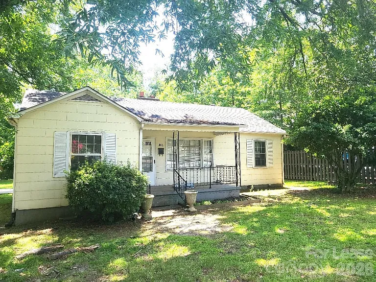 206 N Cloudman St — Photo 2