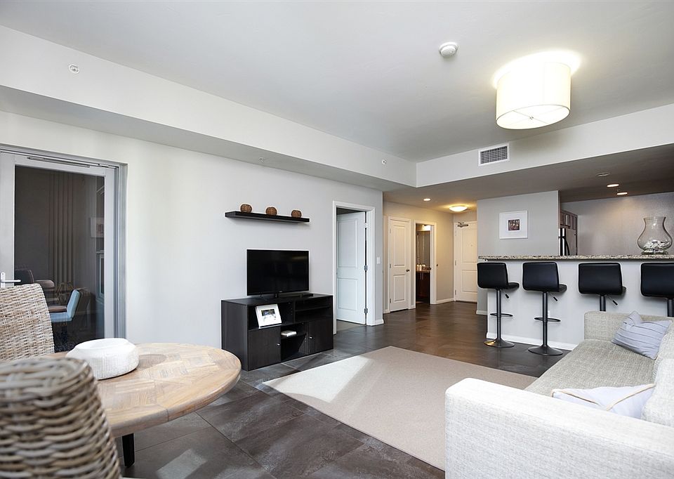 1st image of 253 10th Ave Unit 432