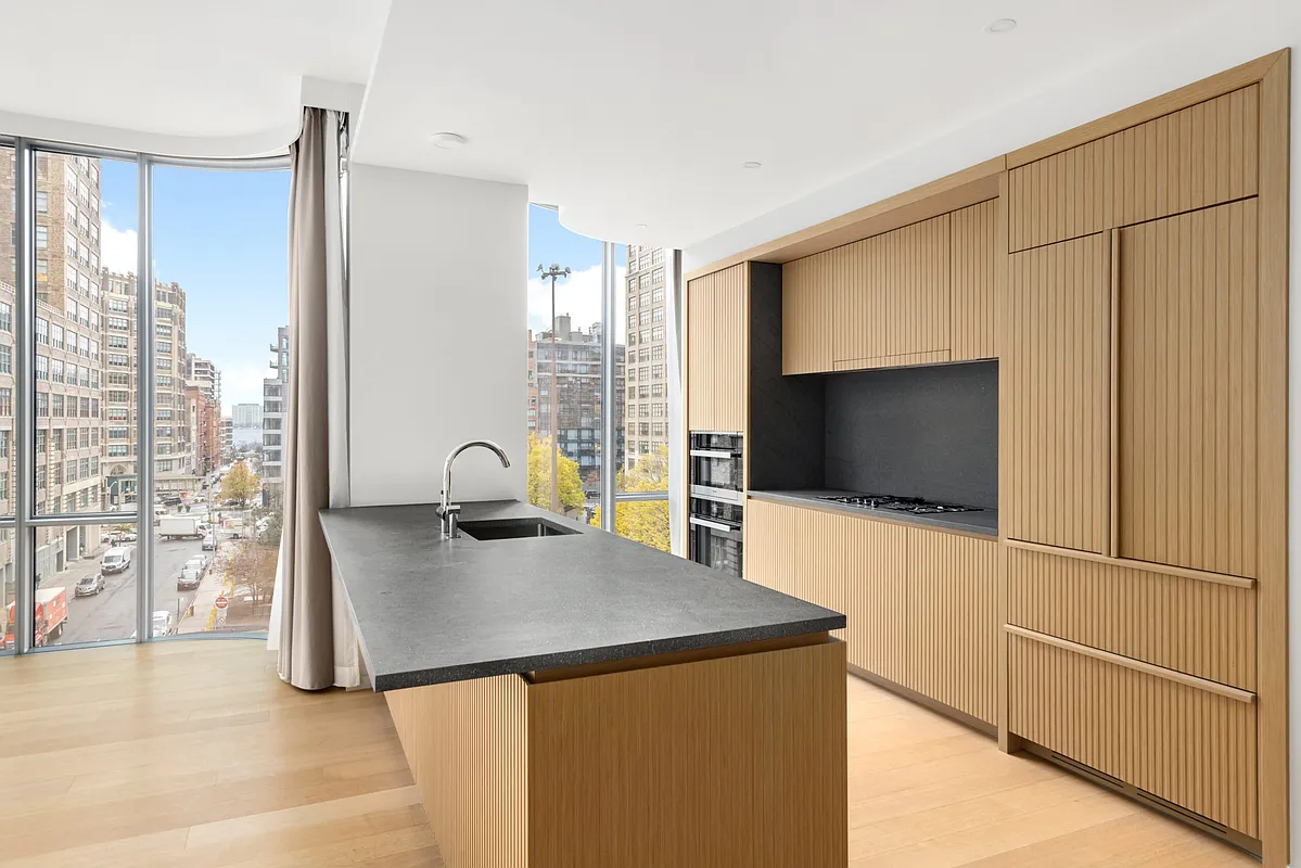 新品　NEIGHBORHOOD×Disney 　NARROW STRAIGHT 565 Broome Street #S7C in Hudson Square, Manhattan | StreetEasy