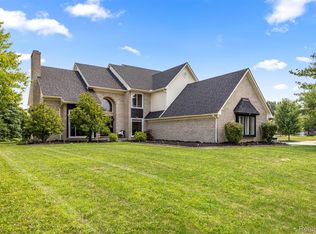 8140 N Pointe Ct, Canton, MI 48187