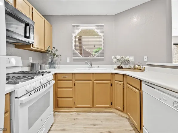 5002 S Rainbow Blvd Unit 101, Las Vegas, NV 89118