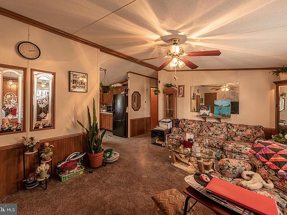 3rd image of 29994 Hillcrest Dr