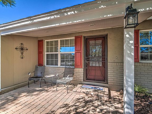 2nd image of 2138 E Catalina Ave