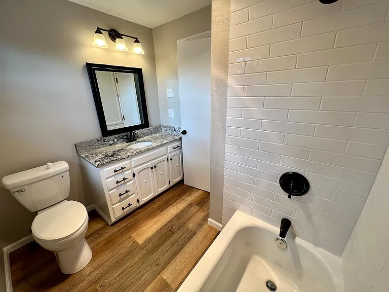 2575 NW Fairlawn St — Photo 26