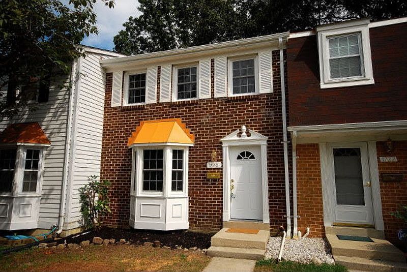2nd image of 1720 Foxdale Ct